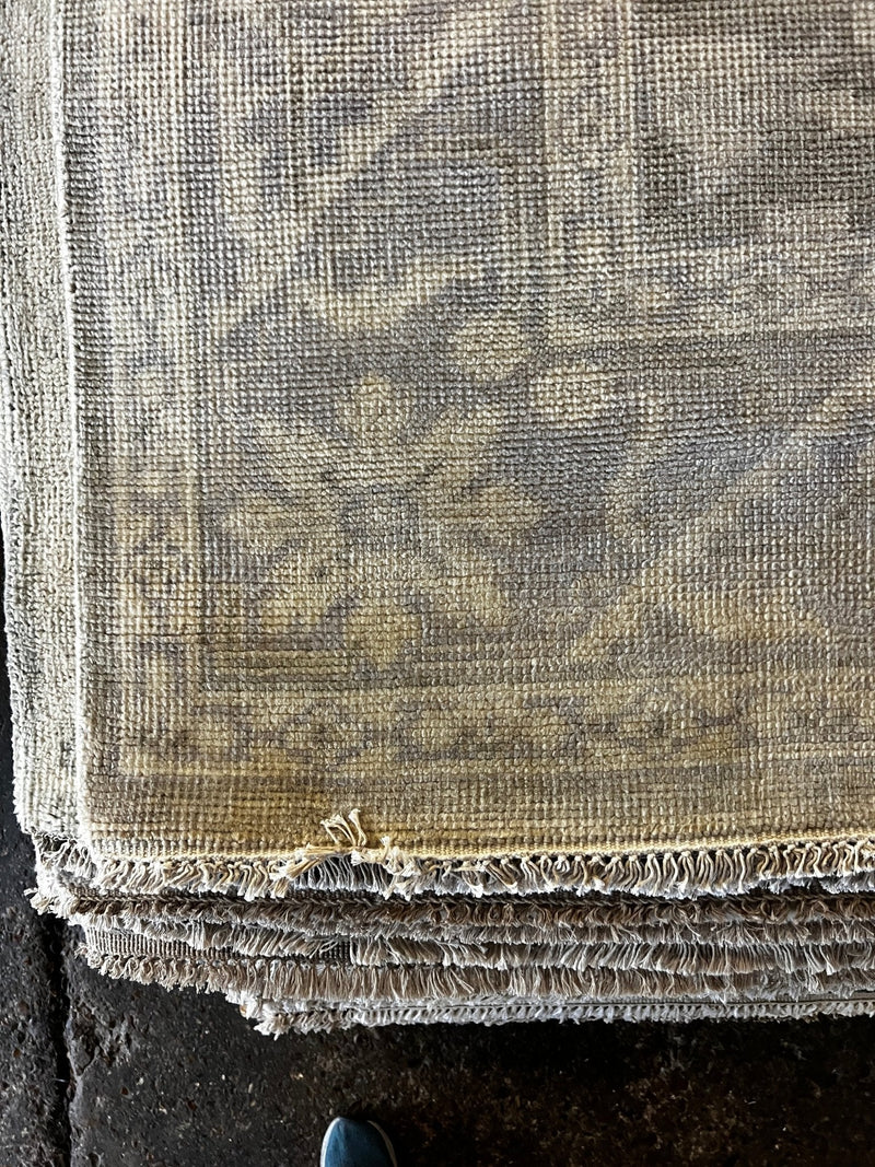 Helen O'Hara 8x8 Silver and Grey Hand-Knotted Oushak Rug | Banana Manor Rug Factory Outlet