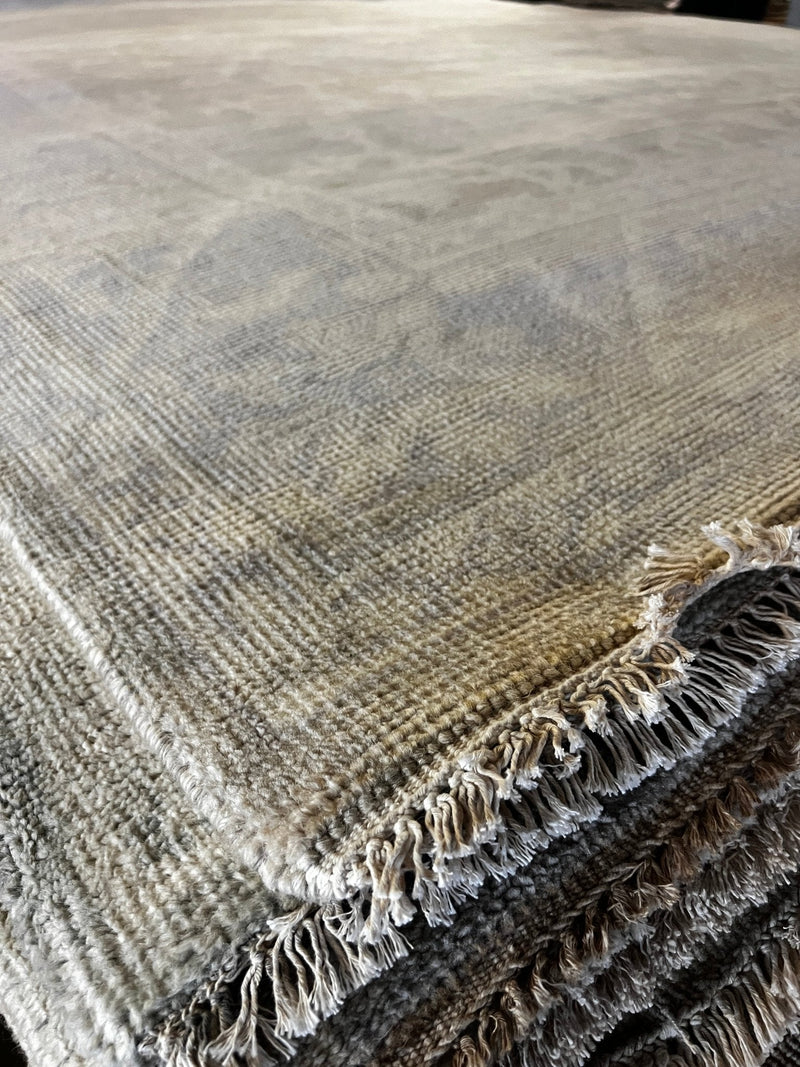 Helen O'Hara 8x8 Silver and Grey Hand-Knotted Oushak Rug | Banana Manor Rug Factory Outlet