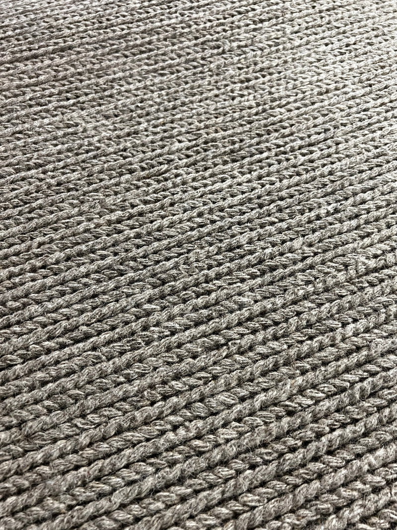 Hellen Multiple Sizes Grey Handwoven Soumak Rug | Banana Manor Rug Company