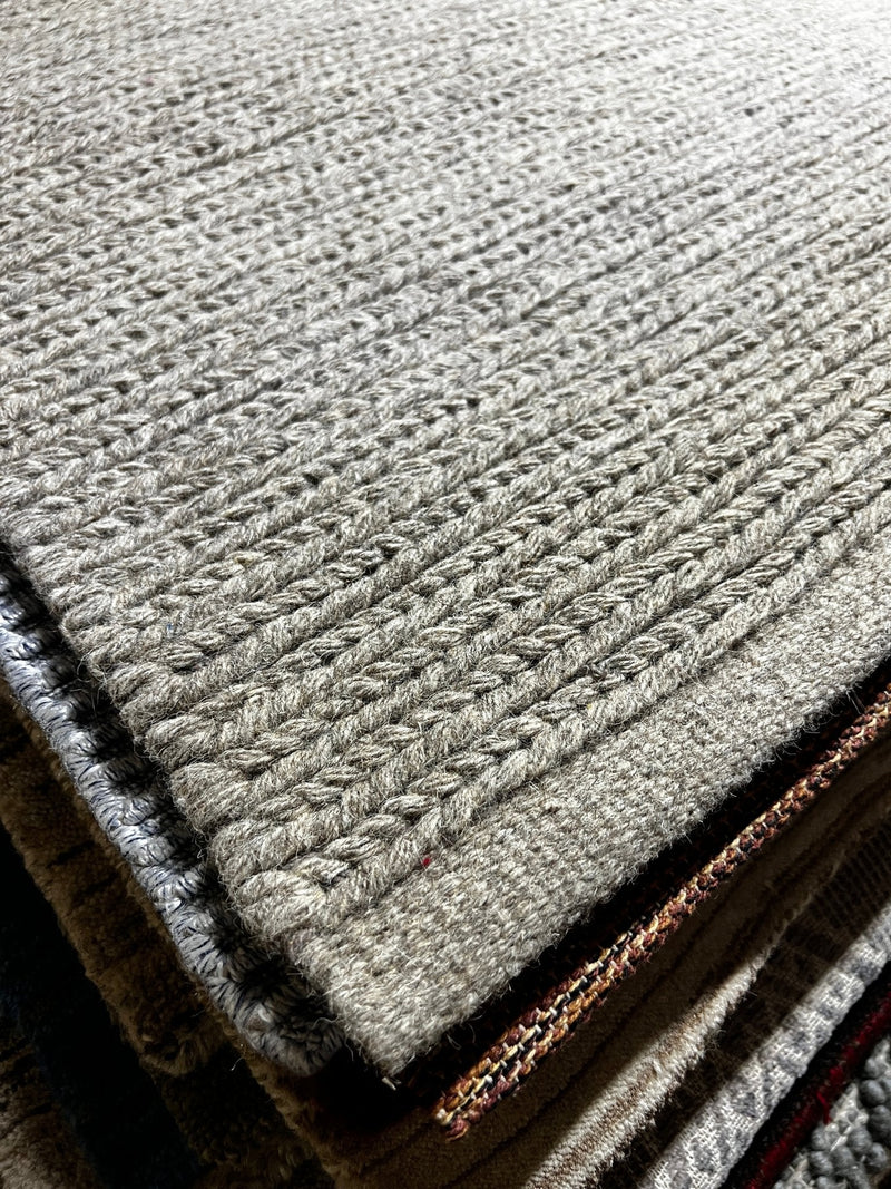 Hellen Multiple Sizes Grey Handwoven Soumak Rug | Banana Manor Rug Company