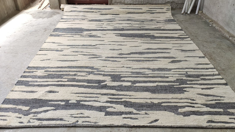 Holly 9x12 Ivory and Black Hand-Knotted Modern Rug | Banana Manor Rug Company