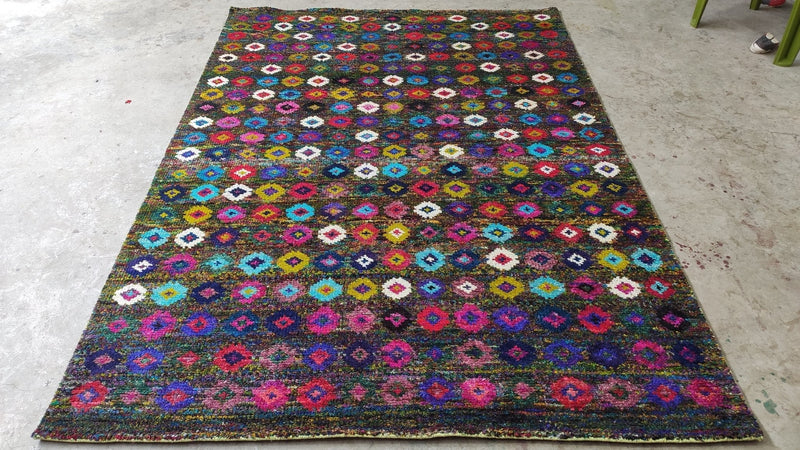 Hyacinth 5.6x7.9 Multi-Colored Hand-Knotted Sari-Silk Rug | Banana Manor Rug Company