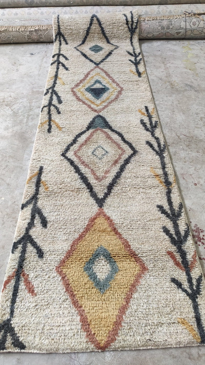 Ivory 2.9x9.3 Beige Hand-Knotted Runner | Banana Manor Rug Company