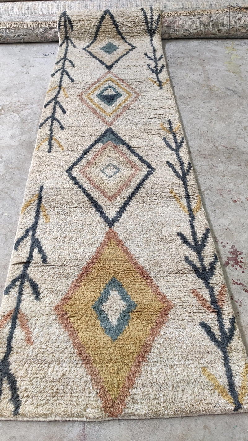 Ivory 2.9x9.3 Beige Hand-Knotted Runner | Banana Manor Rug Company