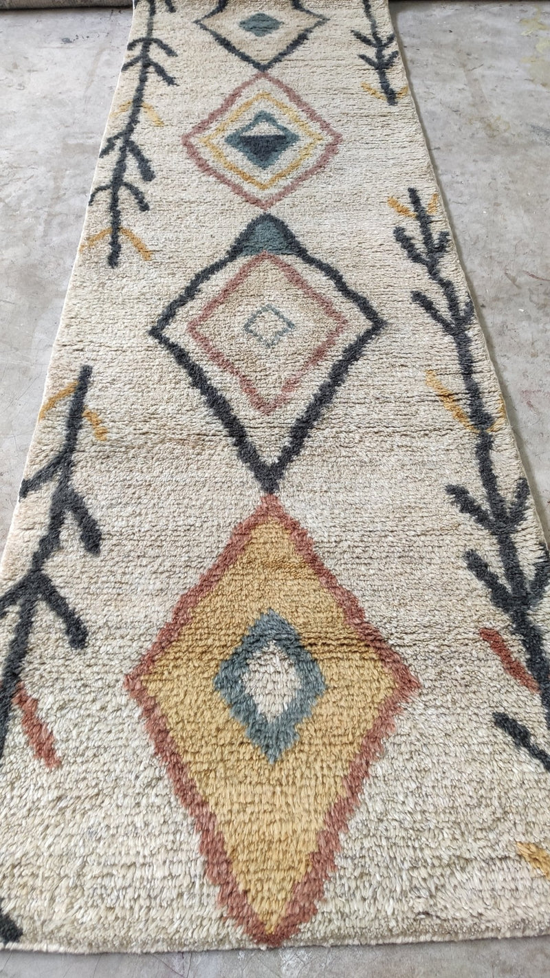 Ivory 2.9x9.3 Beige Hand-Knotted Runner | Banana Manor Rug Company