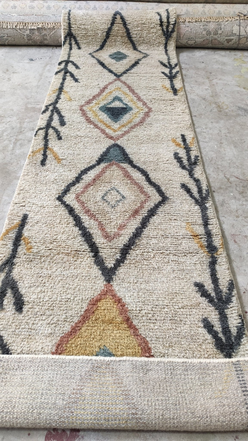 Ivory 2.9x9.3 Beige Hand-Knotted Runner | Banana Manor Rug Company