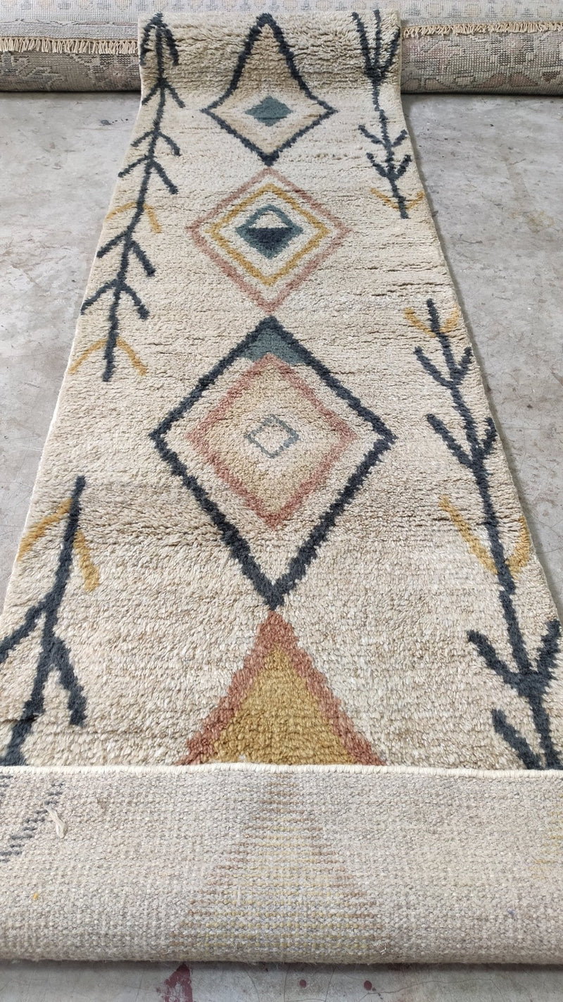 Ivory 2.9x9.3 Beige Hand-Knotted Runner | Banana Manor Rug Company