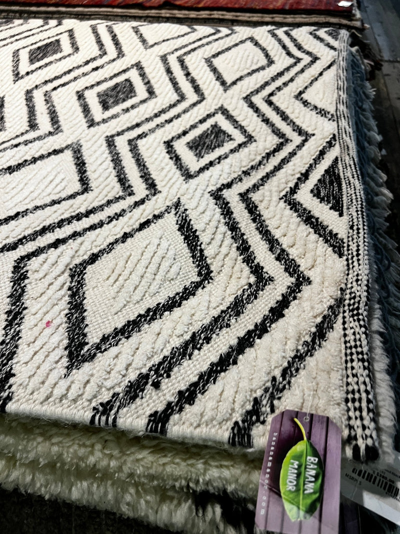 Jack Burton 5.3x8.3 Handwoven Black and White Moroccan Style Diamond Rug | Banana Manor Rug Factory Outlet