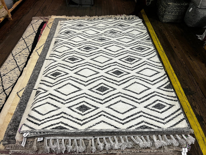 Jack Burton 5.3x8.3 Handwoven Black and White Moroccan Style Diamond Rug | Banana Manor Rug Company