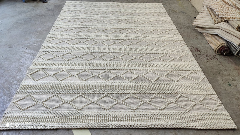 Jack Dempsey 6.6x9.9 Modern White Handwoven Durrie Rug | Banana Manor Rug Company