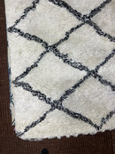 Jeff Spicoli 4.9x6.9 White and Black Moroccan Style Rug | Banana Manor Rug Company