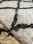 Jeff Spicoli 4.9x6.9 White and Black Moroccan Style Rug | Banana Manor Rug Company