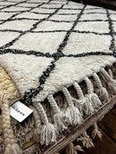 Jeff Spicoli 4.9x6.9 White and Black Moroccan Style Rug | Banana Manor Rug Company