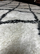Jeff Spicoli 4.9x6.9 White and Black Moroccan Style Rug | Banana Manor Rug Factory Outlet