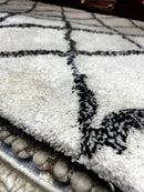 Jeff Spicoli 4.9x6.9 White and Black Moroccan Style Rug | Banana Manor Rug Factory Outlet