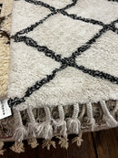 Jeff Spicoli 4.9x6.9 White and Black Moroccan Style Rug | Banana Manor Rug Company