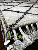 Jeff Spicoli 4.9x6.9 White and Black Moroccan Style Rug | Banana Manor Rug Factory Outlet