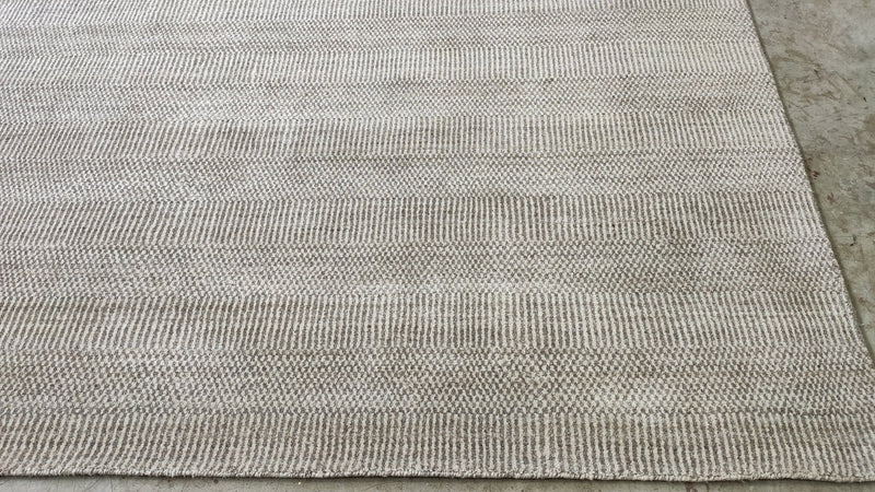 Kayla Loves Phil 6.6x9.6 Silver Handwoven Viscose Rug | Banana Manor Rug Company