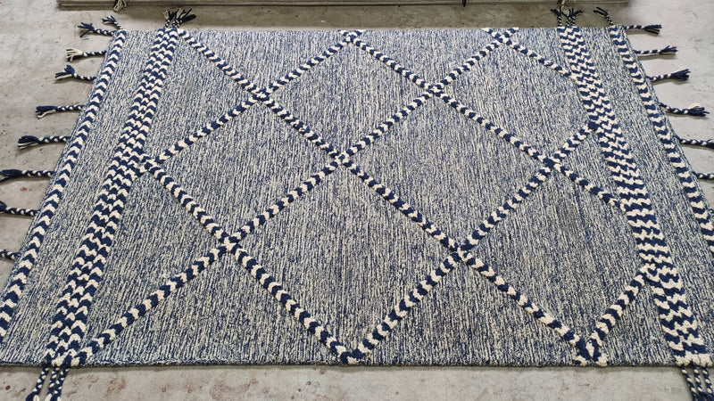 Leïla Bekhti 5x7.6 Ivory and Blue Hand-Tufted Rug | Banana Manor Rug Company