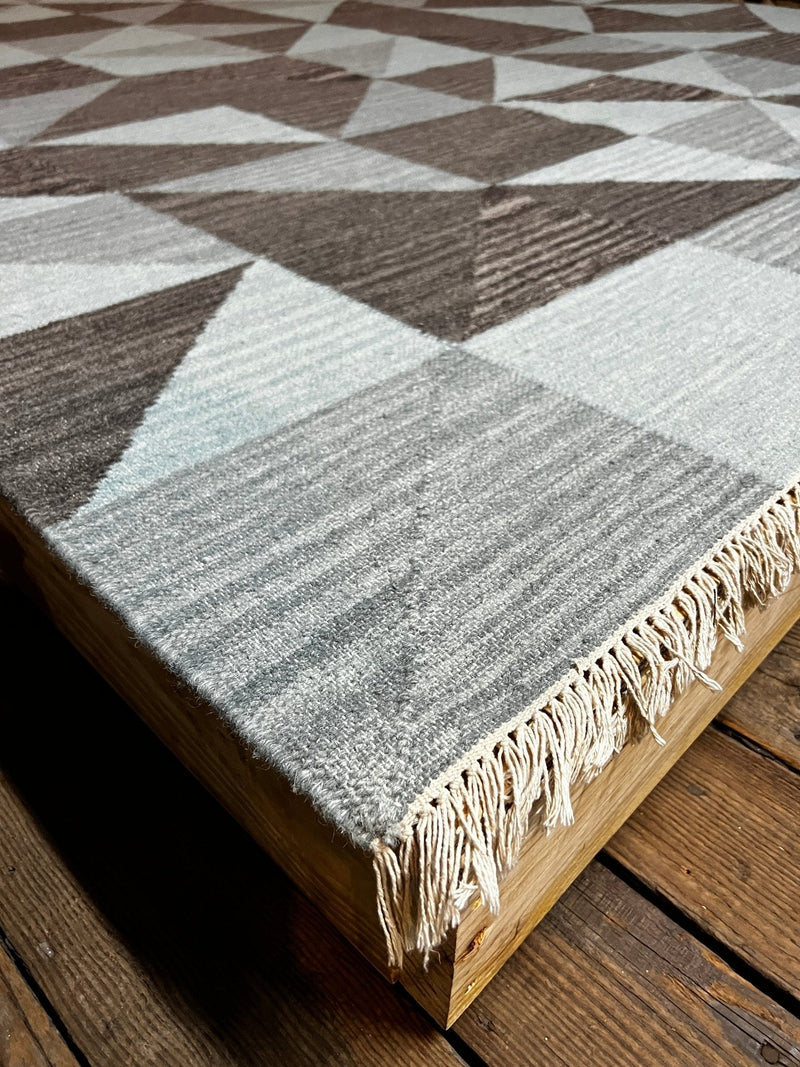 Lester Abstract Modern 8x10.6 Handwoven Durrie Rug | Banana Manor Rug Factory Outlet