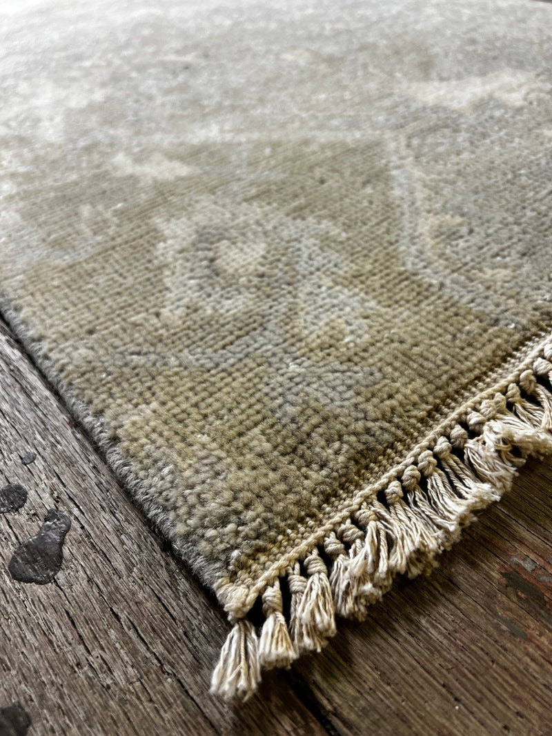 "Lieke" Grey Hand-Knotted Oushak Sample 8x10 | Banana Manor Rug Company