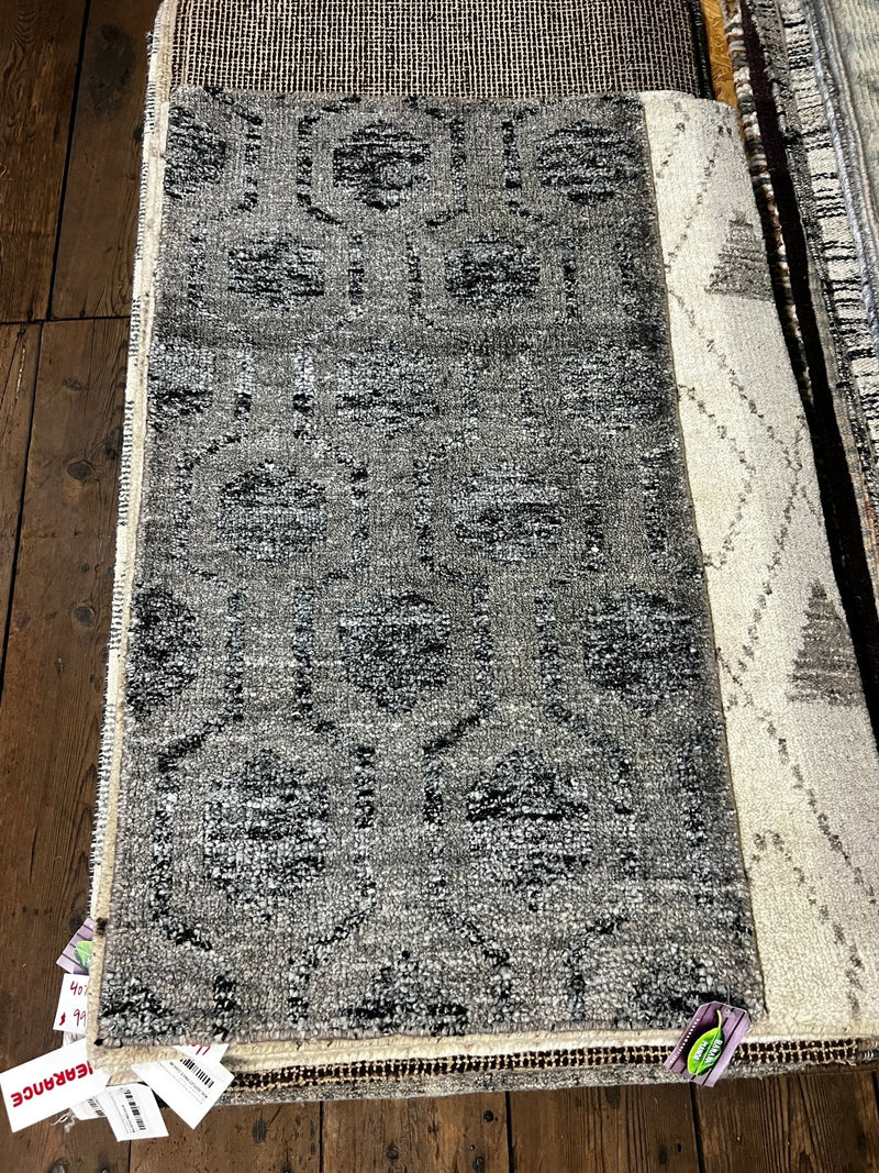 Lil' Debbie 2x4 Hand-Knotted Modern Rug | Banana Manor Rug Factory Outlet