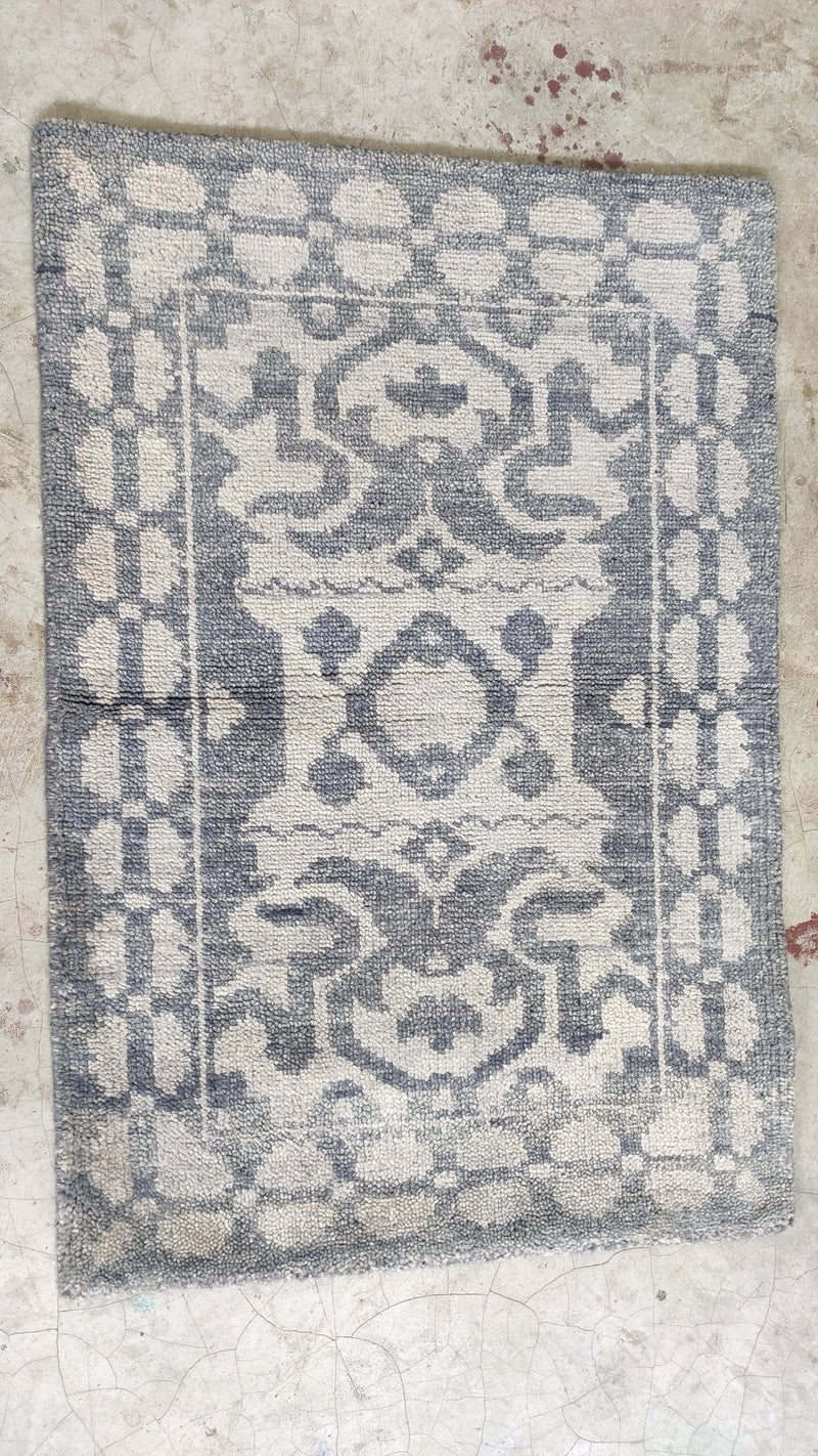 Lil' Susie 2x3 (Multiple Colors) Hand-Knotted Rugs | Banana Manor Rug Factory Outlet