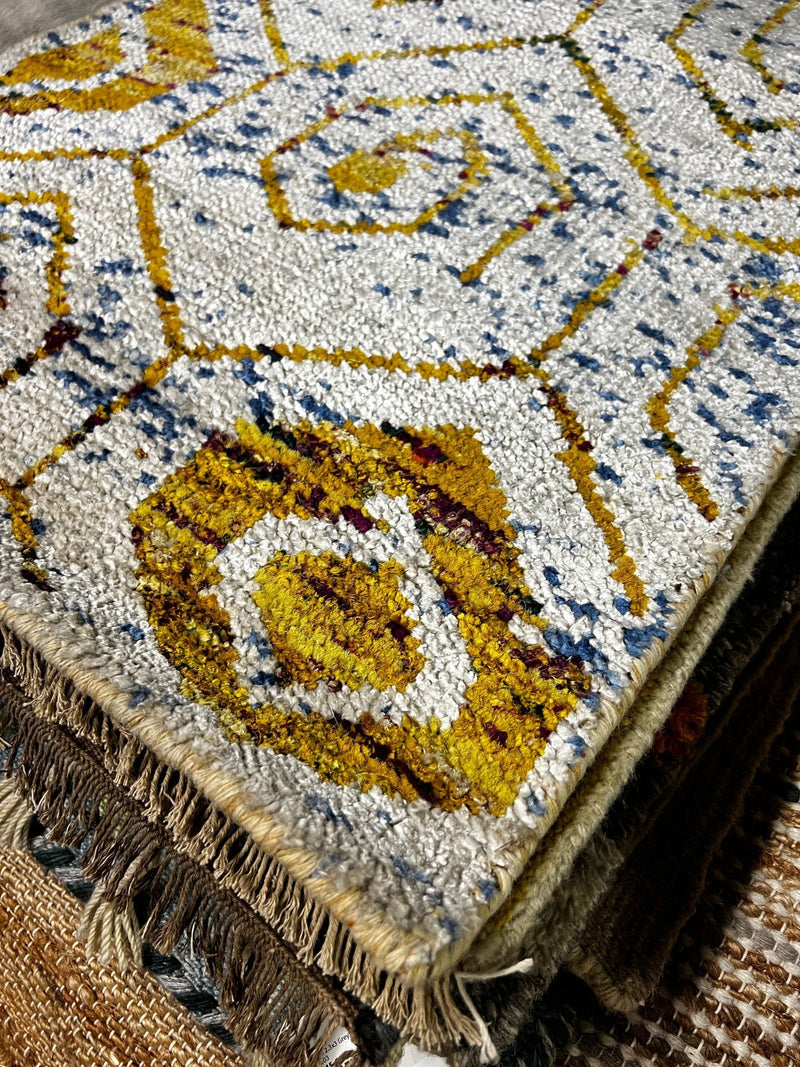 Lil' Susie 2x3 (Multiple Colors) Hand-Knotted Rugs | Banana Manor Rug Factory Outlet