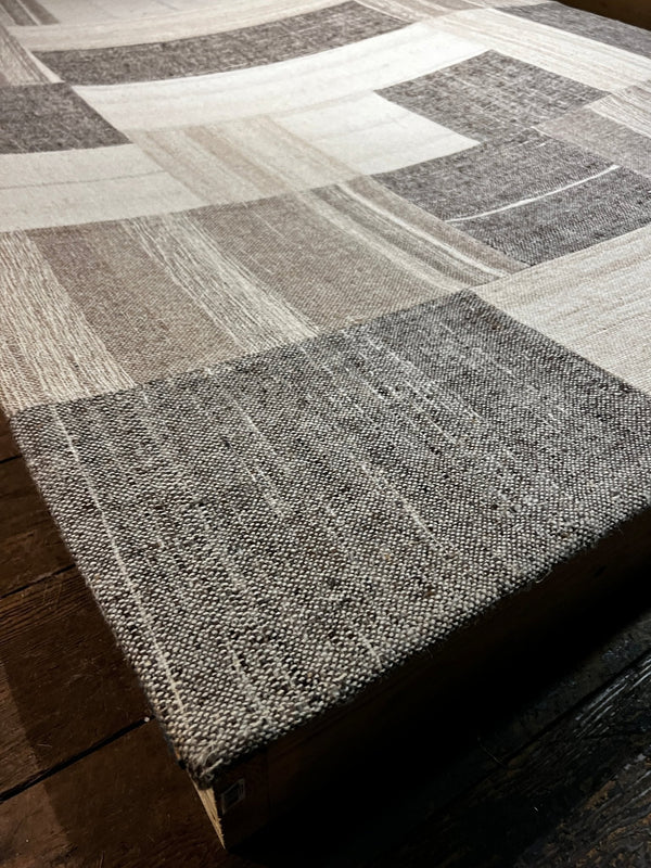 Lillian Carlson 5x7.6 Durrie Rug | Banana Manor Rug Factory Outlet