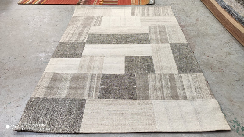 Lillian Carlson 5x7.6 Durrie Rug | Banana Manor Rug Company