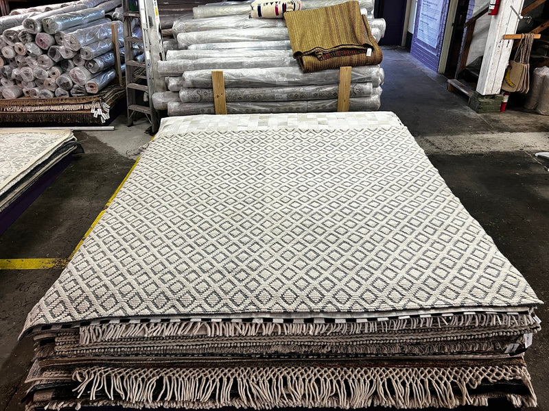 Lindsay Bluth Fünke 8.6x7.9 Ivory and Grey Handwoven Rug | Banana Manor Rug Company