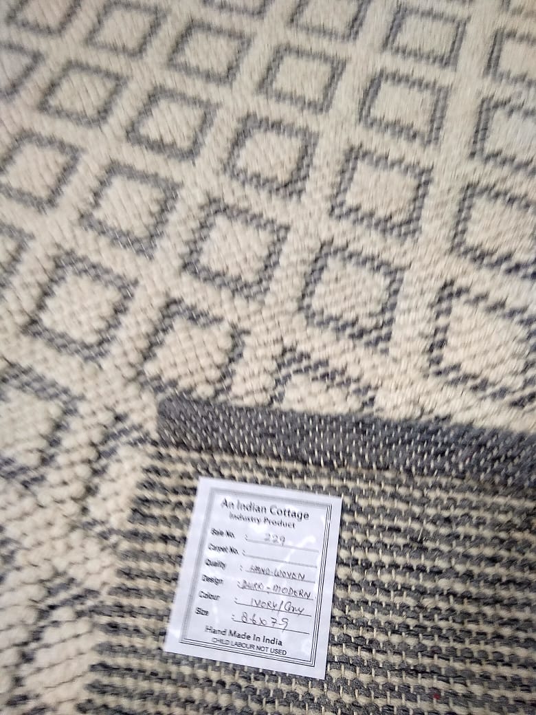 Lindsay Bluth Fünke 8.6x7.9 Ivory and Grey Handwoven Rug | Banana Manor Rug Company