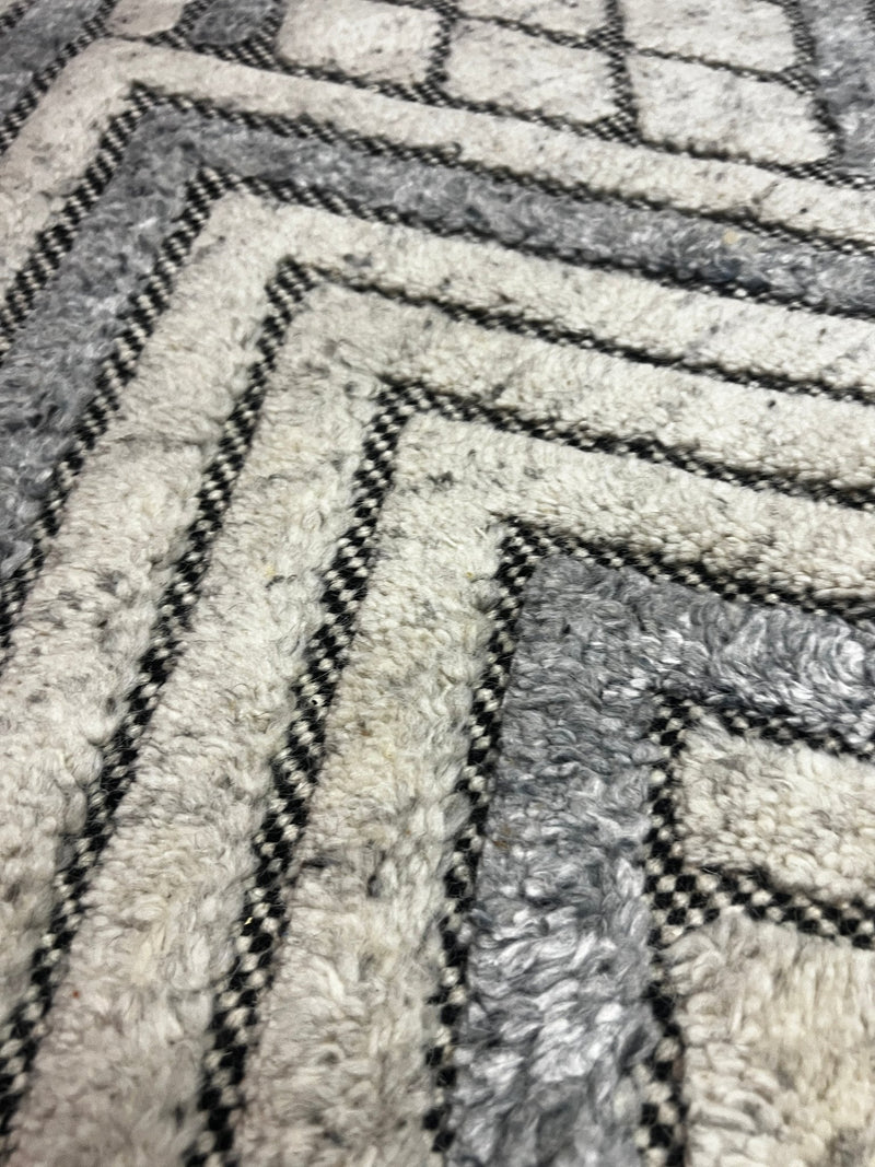 Luke Bracey Hand-Knotted Modern Rug Ivory and Grey High-Low 4x6 | Banana Manor Rug Factory Outlet