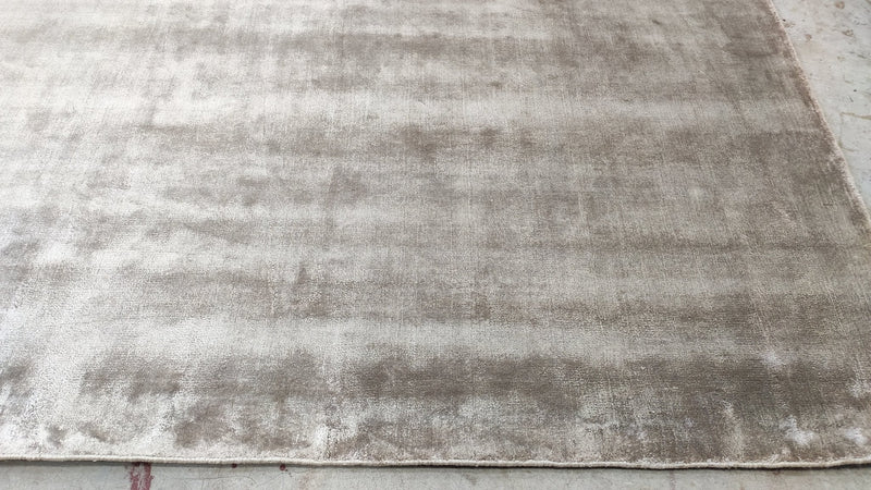 Lupe 8.3x9.9 Grey Viscose Handwoven Rug | Banana Manor Rug Company