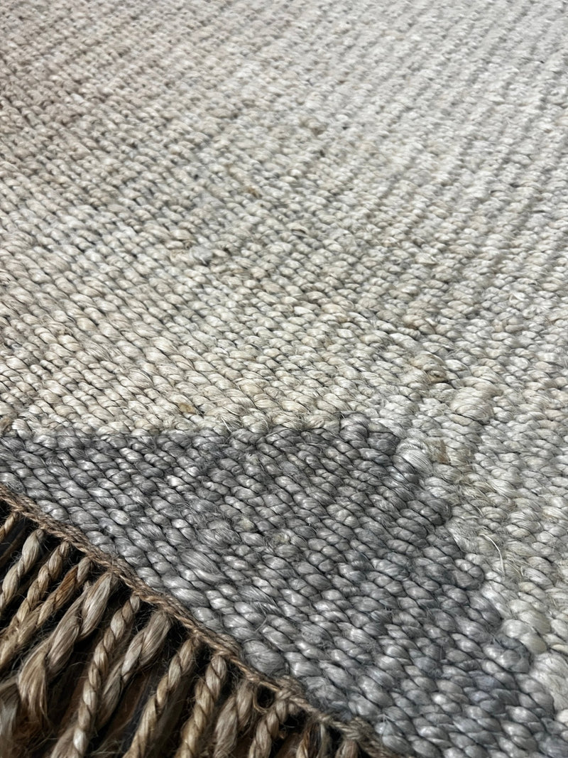 Lynne Marta 2.9X5.3 White Durrie Jute Rug (Assorted Colors) | Banana Manor Rug Company