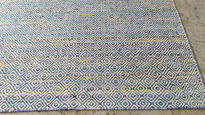 Mae "Maeby" Fünke 6.6x9.6 Modern Handwoven Rug | Banana Manor Rug Company