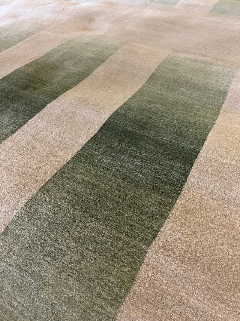 Marian 8x11 Ivory and Green Handwoven Modern Rug | Banana Manor Rug Company