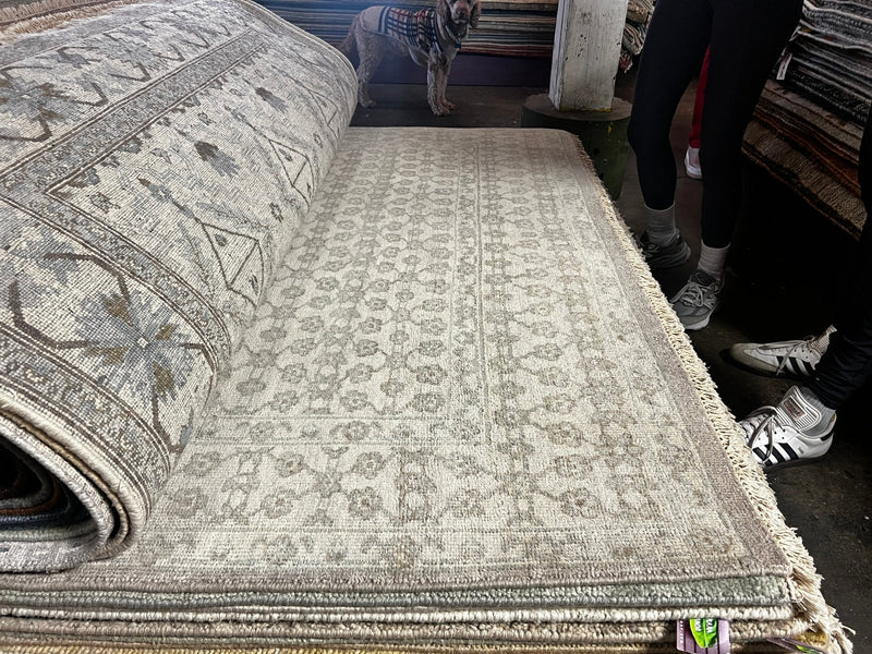 Marie Flanigan 6x8.9 Silver and Grey Hand-Knotted Lichi Rug | Banana Manor Rug Factory Outlet