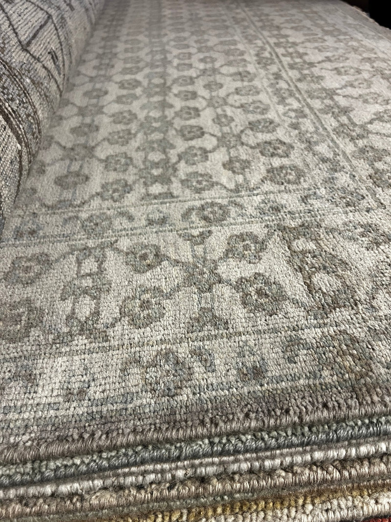 Marie Flanigan 6x8.9 Silver and Grey Hand-Knotted Lichi Rug | Banana Manor Rug Factory Outlet