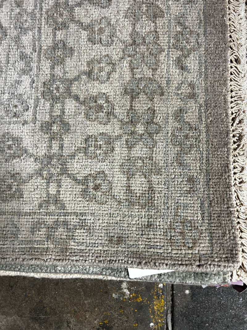 Marie Flanigan 6x8.9 Silver and Grey Hand-Knotted Lichi Rug | Banana Manor Rug Factory Outlet