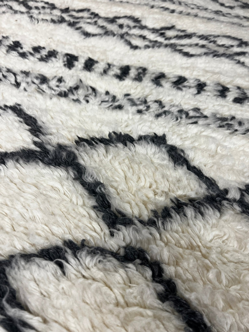 Michael Dorman 4x6 Hand-Knotted Ivory and Black Moroccan Style | Banana Manor Rug Factory Outlet