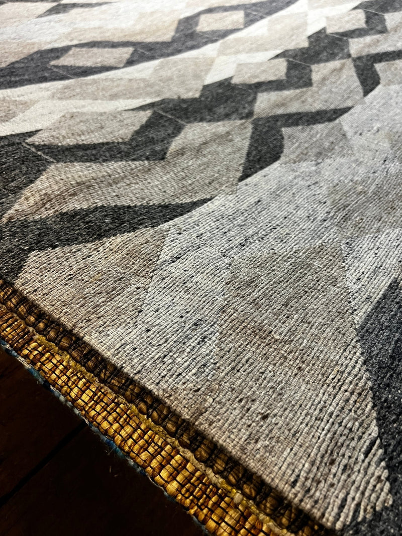 Mildred 5.3x7.6 Brown and Black Modern Durrie Rug | Banana Manor Rug Factory Outlet