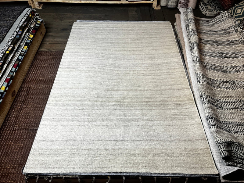 Mindy Grayson Handwoven White Durrie Rug 5.3x7.9 | Banana Manor Rug Company