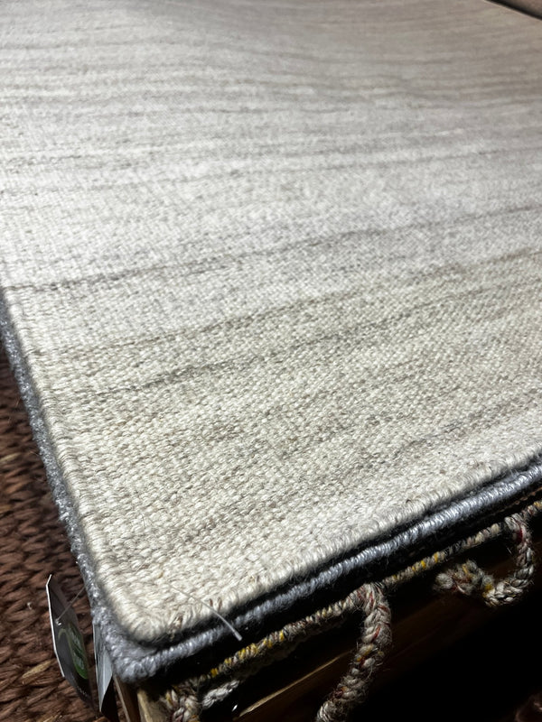 Mindy Grayson Handwoven White Durrie Rug 5.3x7.9 | Banana Manor Rug Company