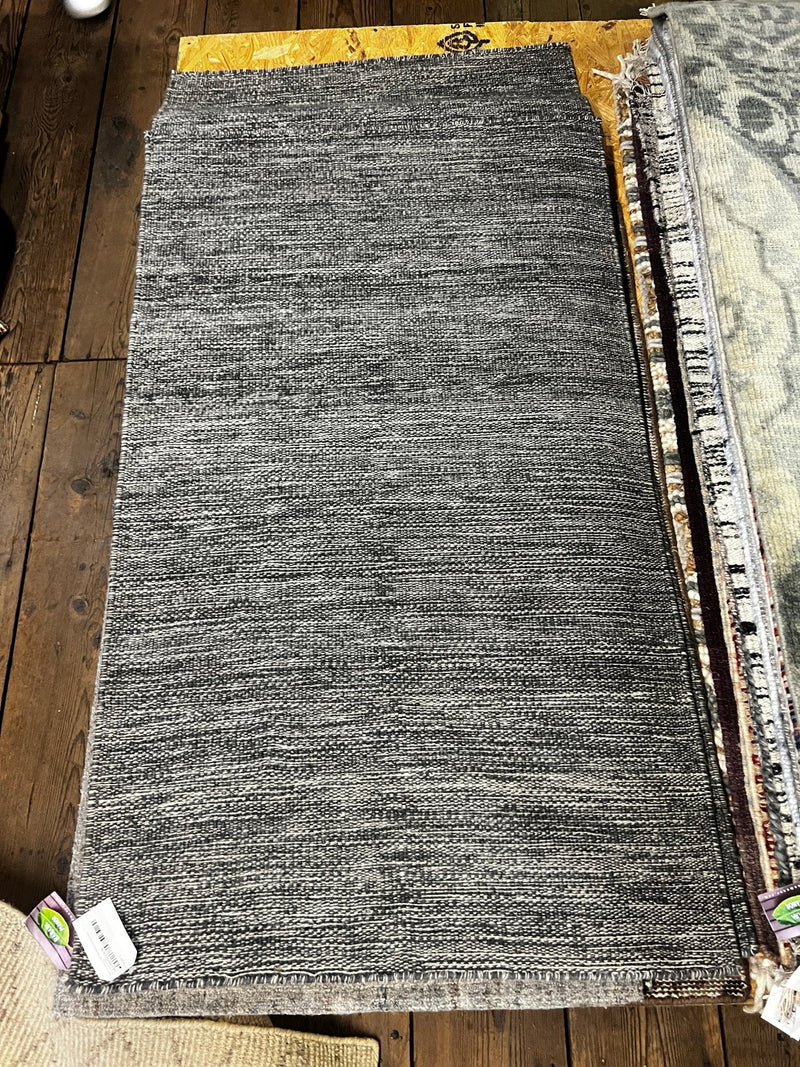 Navin R. Johnson 3x5 Handwoven Grey Durrie Rug | Banana Manor Rug Factory Outlet