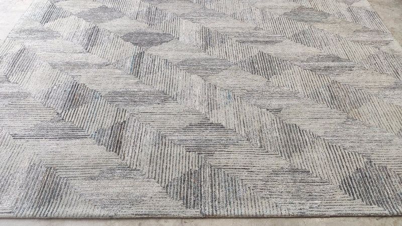 Nukaaka Coster-Waldau Grey Hand-Tufted Rug (Multiple Sizes) | Banana Manor Rug Company