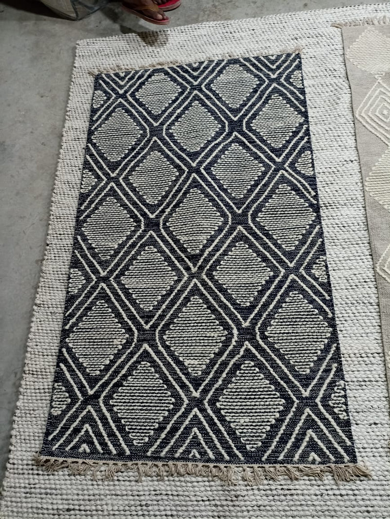 Numa 3x5 Handwoven Black and White Diamond Rug | Banana Manor Rug Company