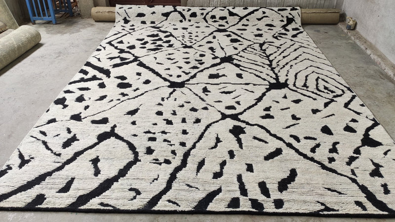 Olivia Vinall 9x12 Black and Ivory Hand-Knotted Modern Rug | Banana Manor Rug Company