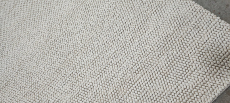 Olympe de Gouges Handwoven Wool Durrie Ivory Loop Ball 10x14 | Banana Manor Rug Company