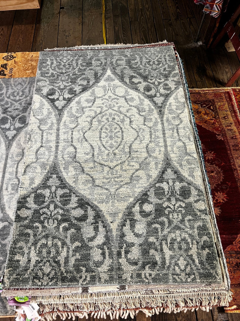 Pearla 3x5 Dark Grey Hand-Knotted Modern Rug | Banana Manor Rug Factory Outlet